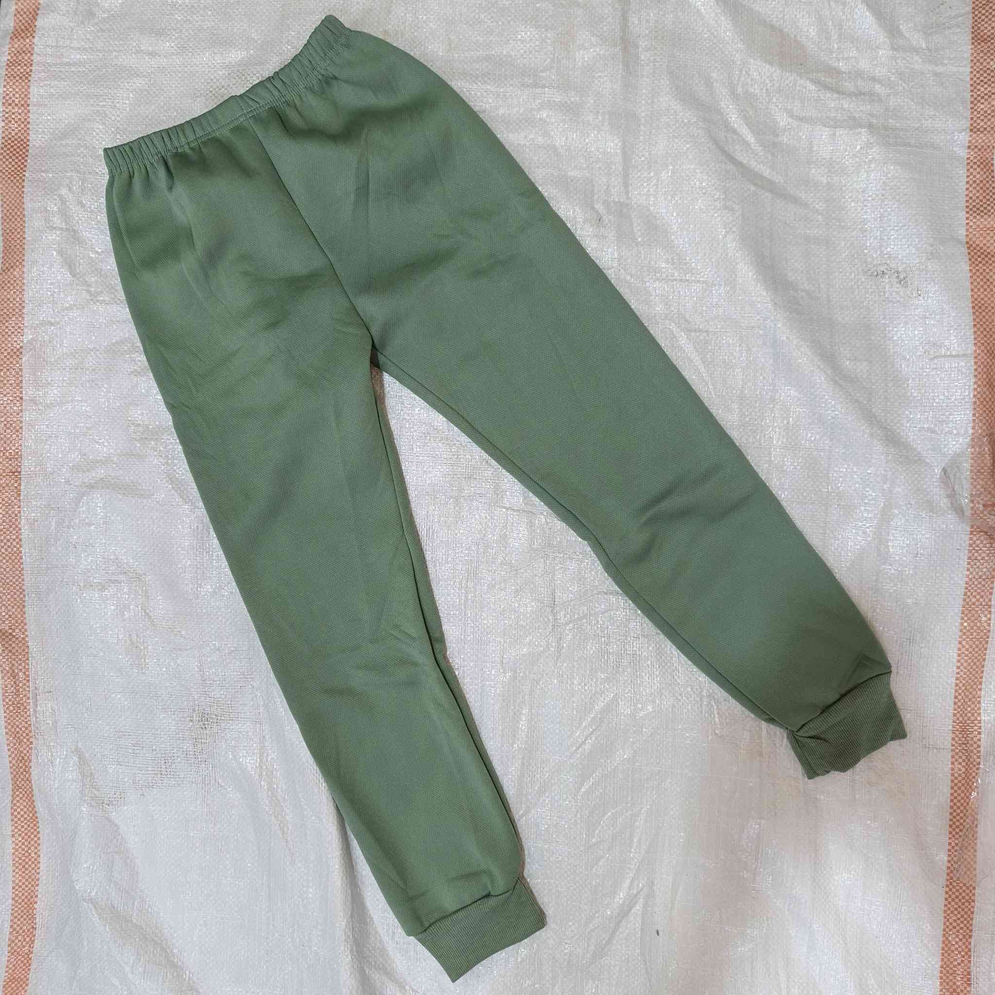 تخفيض تخفيض تخفيض 
تراك ولادي محير، خامة ثقيلة مبطنة. 
آخر قطعة متوفرة لدينا 
قياس 19 
السعر 5000 

يوجد توصيل لجميع المحافظات 
العنوان ذي قار سوق الشيوخ


**إذا كنت صاحب هذا الإعلان وتريد حذفه لأي سبب، رجاءا أرسل رسالة إلى الدعم الفني**