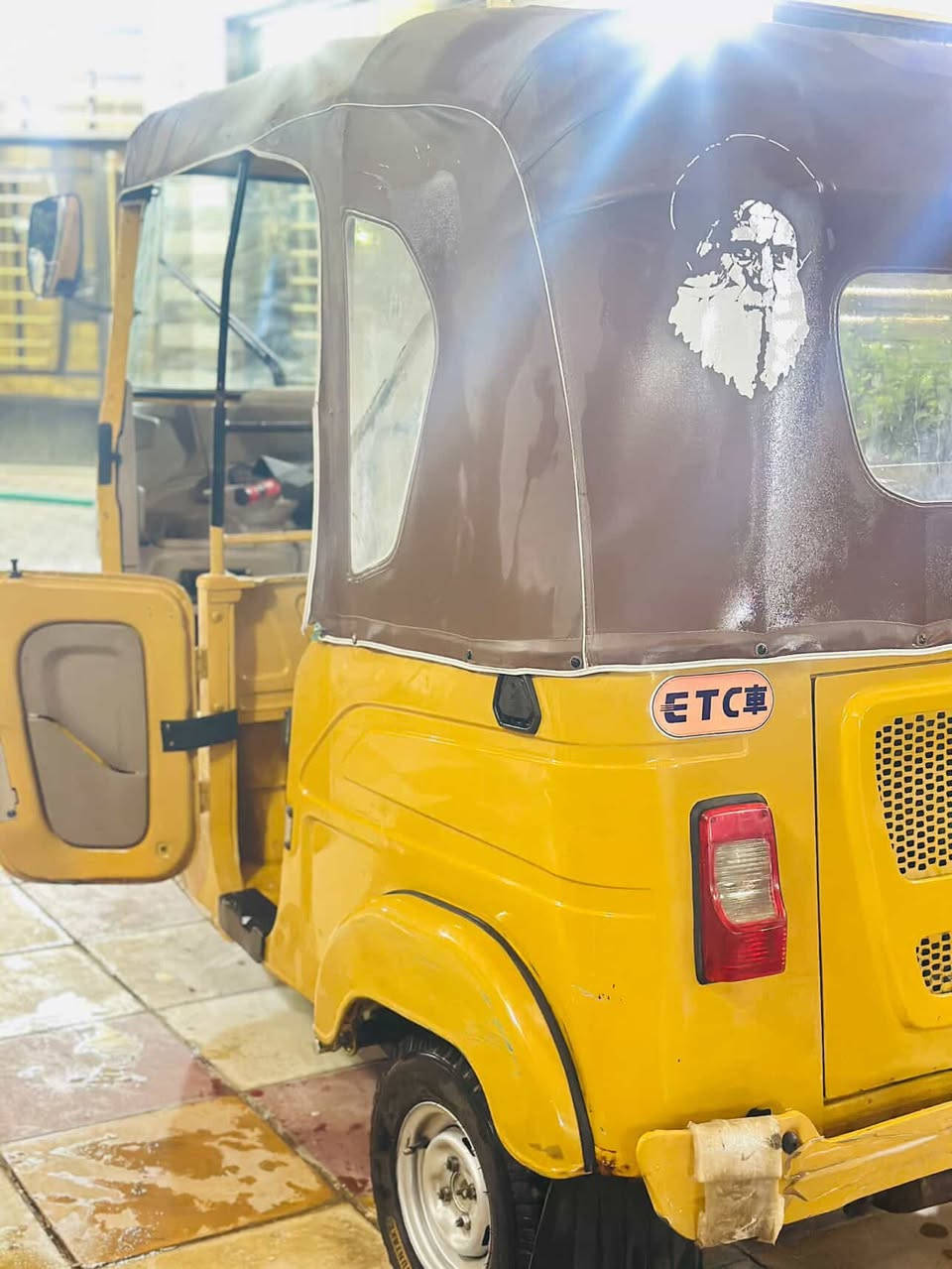 السلام عليكم تكتك للبيع موديل 21اصفر لونين مكينه كفاله بدون فتح بدون تنقيص بدون تبخير اوراق اصولي مكاتبه عن سرقه فقط مكاني بابل ***********
