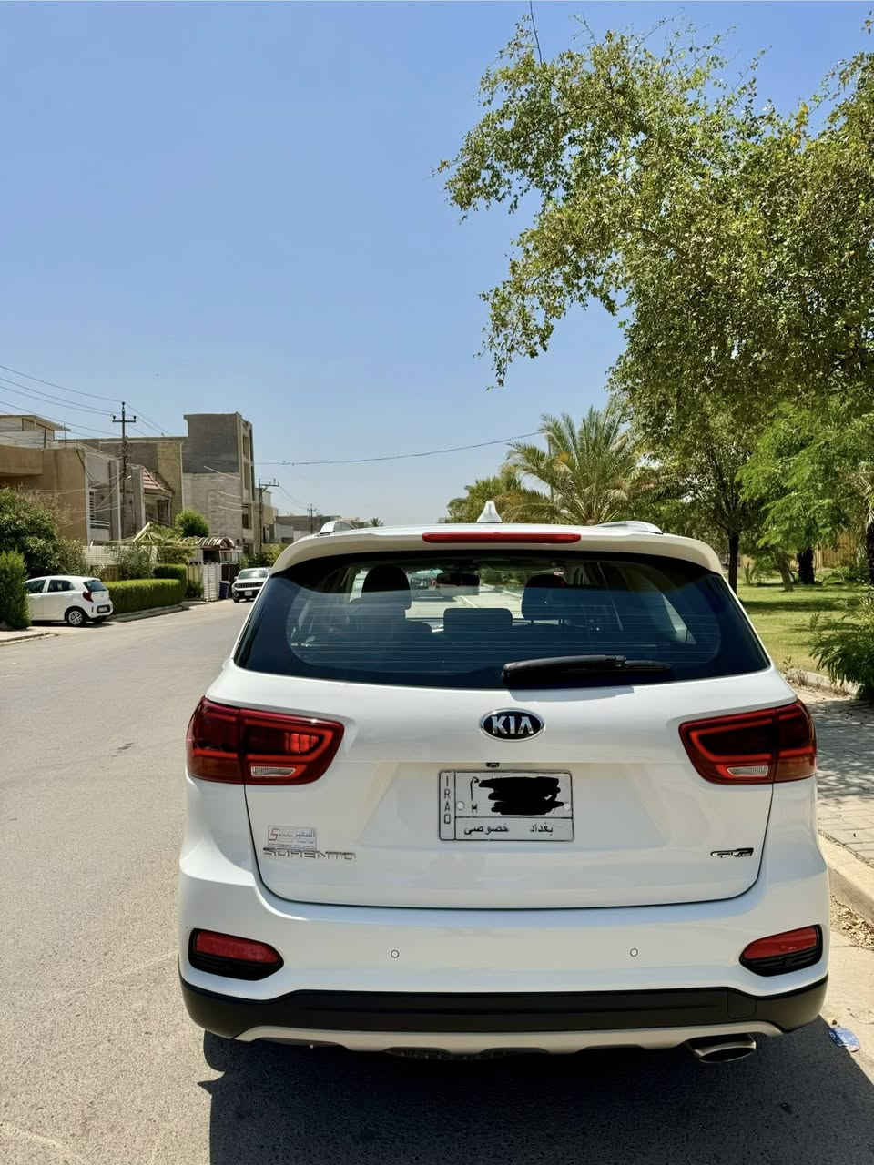 السلام عليكم سورنتو 2020 خليجي وكالة السيارة جيتي لاين اعلى فئة بجميع السورنتو بيها فقط الدعامية ال امامية مصبوغة موصفات كشنات جلد كهرباء مطعم جيتي لاين لونين ٥ كامرات كشنات تدفئة تبريد ٦ سلندر ٧ راكب صندوق كهرباء ٣ قطع تبريد فور ويل بردات خلفية داخل كروم هندربيك بصمة ٤ وضعيات قيادة شفتات ستيرين وباقي الموصفات المعروفة السيارة من الشركة على ايدي زيرو  هسة ماشية ٨٠ الف السيارة بوضع الشركة جديد جداً تخم تاير صدر خير من الله السعر 265  وبيها مجال حك الجية المكان بغداد السيدية رقمي ***********
