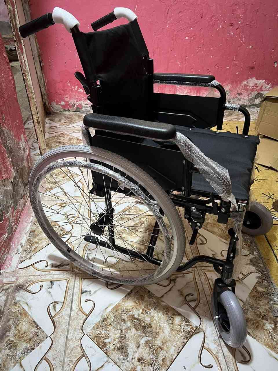 البيع     البيع 
سلام عليكم عربانه مال معوقين بعدهي طك كارتون البيع ولمو شراي رحمه لهله لا يضل بس يعاملون وهاذ رقم جهازي***********
مكاني ميسان حي لخليج
السعر150
