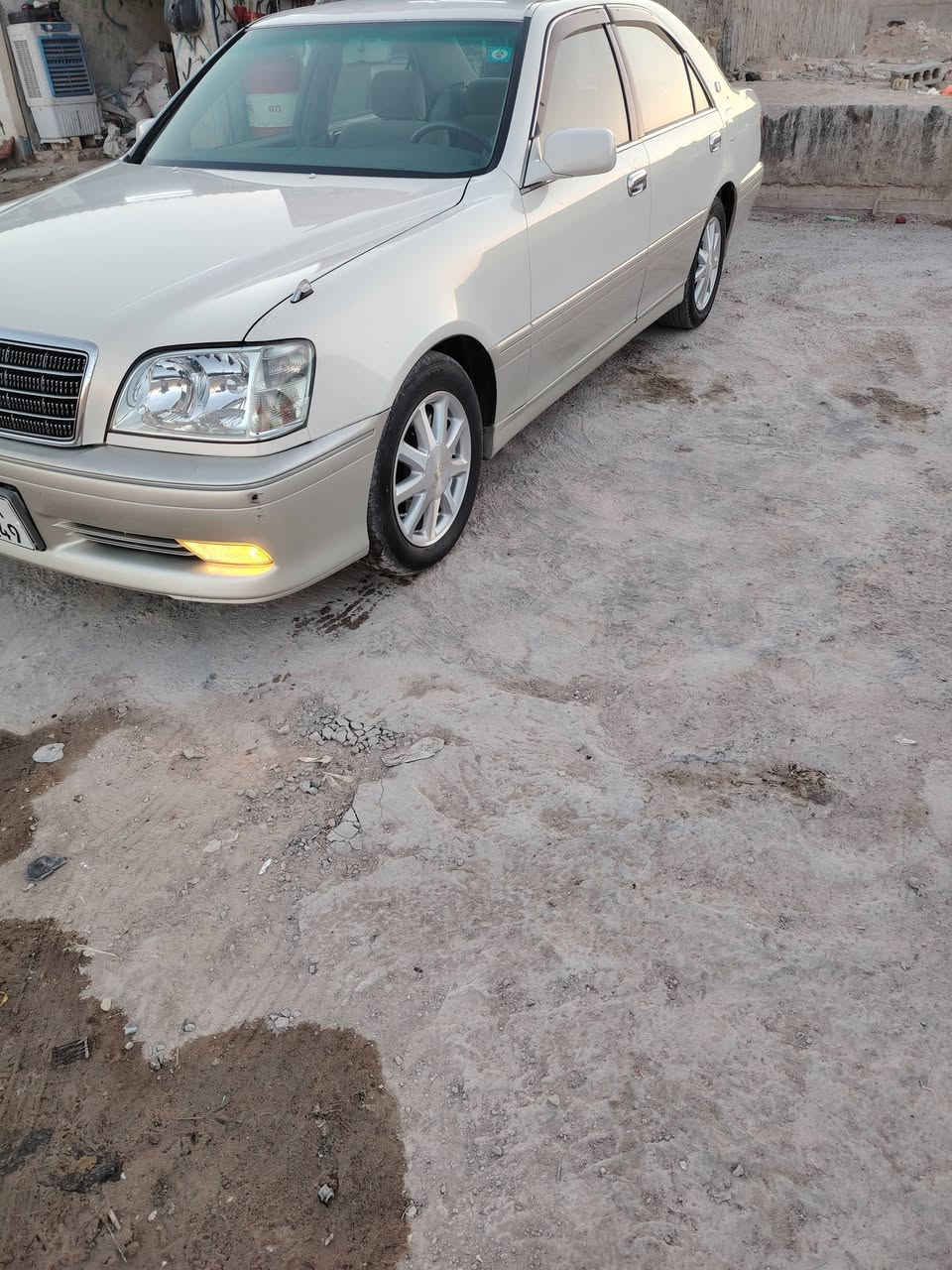 السلام عليكم ملكه للبيع موديل 2001 كفاله من الضربه والقص سياره 3 دكم  مكينه وكير   جدد حداديه وراه وجدام جديده تخم تاير  ويكر  جدد سياره ما بيها نقص جاهزه مكان السياره نجف السعر 135 وبيها مجال الاستفسار اتصال على الرقم ***********
