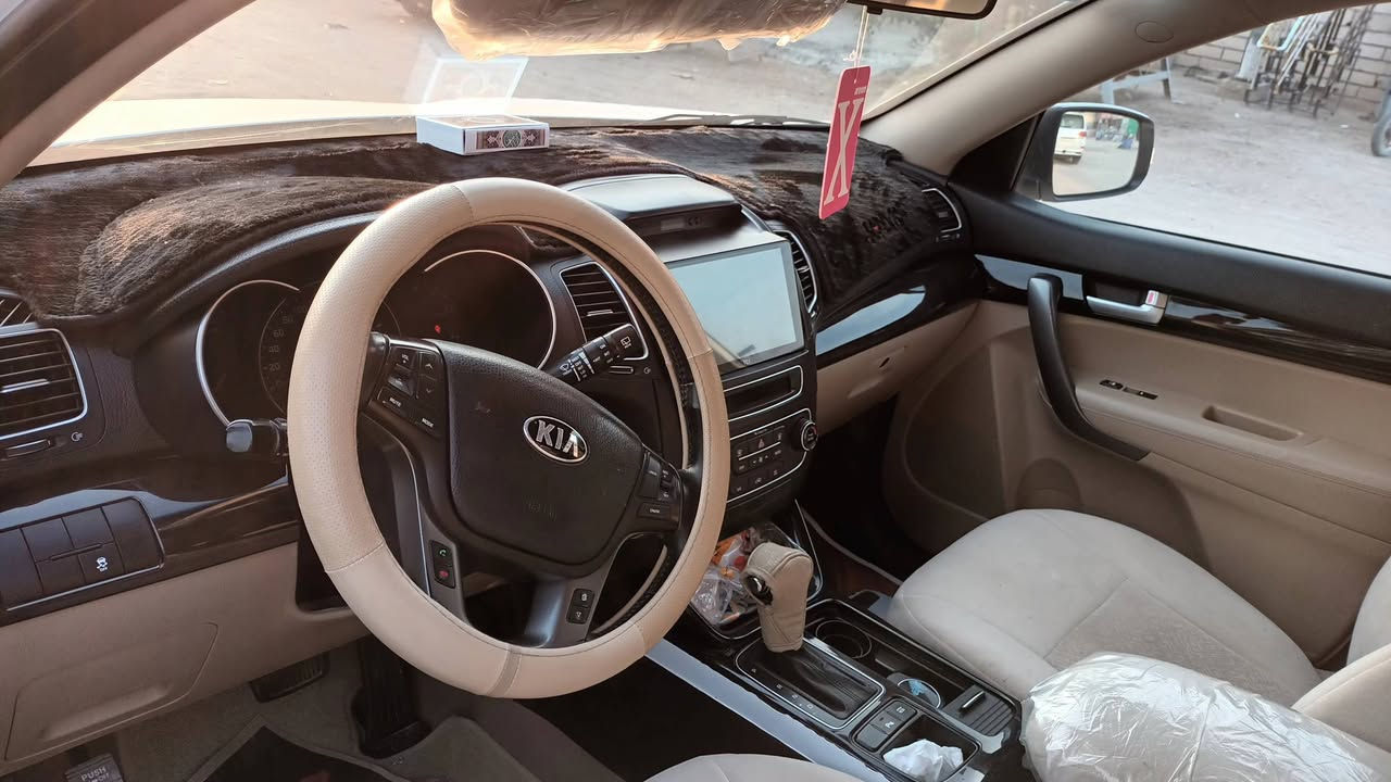 سورنتو مو بس نضيف جديده موديل ١٤ خليجي ٤ سلندر جديده كلش مري شفط حساسات امامي و خلفي و شاشه دفن اصليه  ستيرن كهربائي
 جديده سياره ماشيه ١٥٠ الف 
مكان كربلاء
***********
السعر ١٩٥ و بيهه مجال شي بسيط
