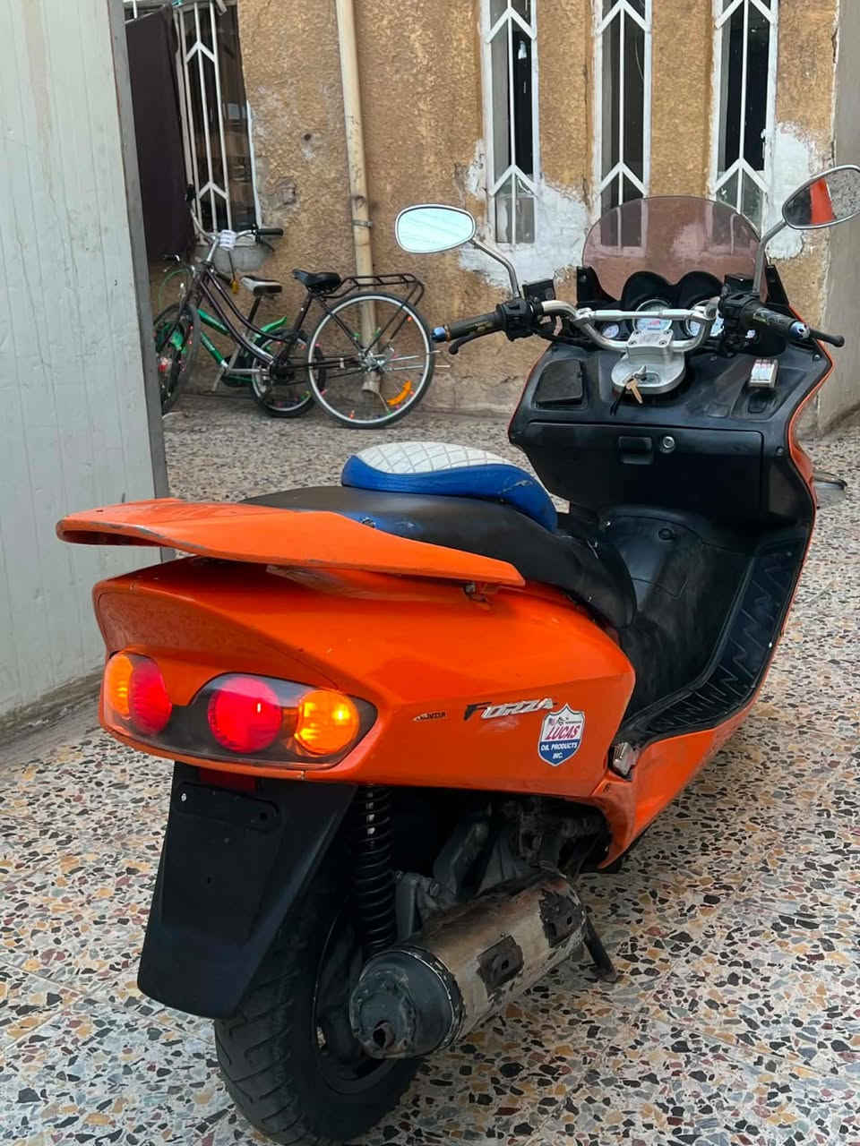 سلام عليكم ورحمة الله فورزه 06 للبيع السعر 650 دراجه حلوه تعال وشوف مكان بغداد  مدينه الصدر *********** واتساب
