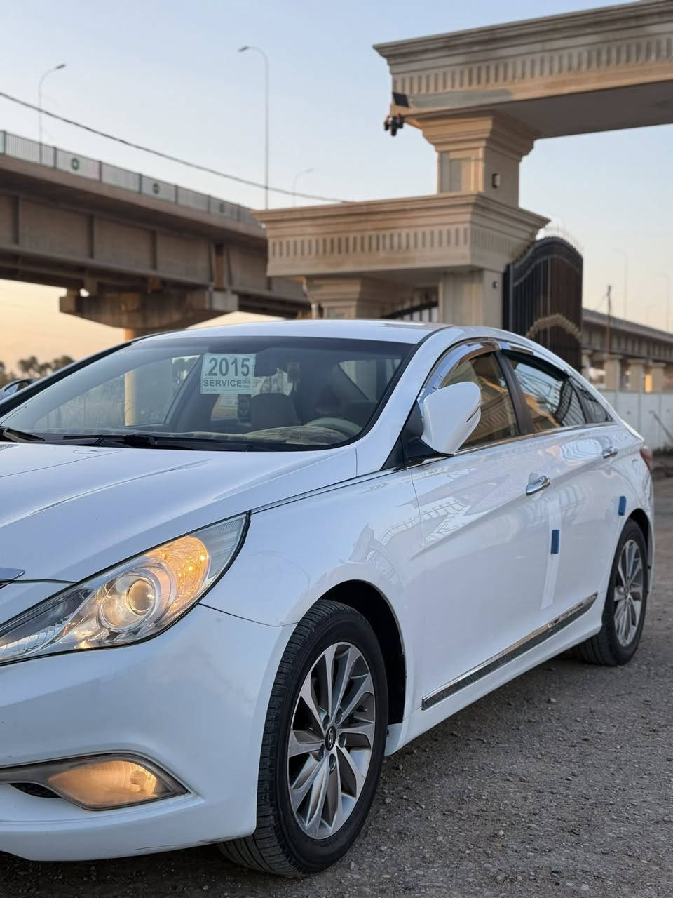 السلام عليكم جميعاً هونداي سوناتا خليجي موديل 2015 محرك 2400 رقم بغداد دولي بسمي.  
تحكم ستيرن قطعتين تبريد شفتات سرعة كشن كهرباء مري شفط محرك كير صدر خلفي امامي كلها جاهز وجديد تخم تايرات جديد تبريد ثلج ❄️ السيارة بيهة نص قطعة رش الجاملغ الخلفي بدون حادث ولا دواخل باقي السيارة كفالة السيارة جاهزة من كلشي مال جناي 
العنوان  صلاح الدين  بلد    للاتصال ***********
