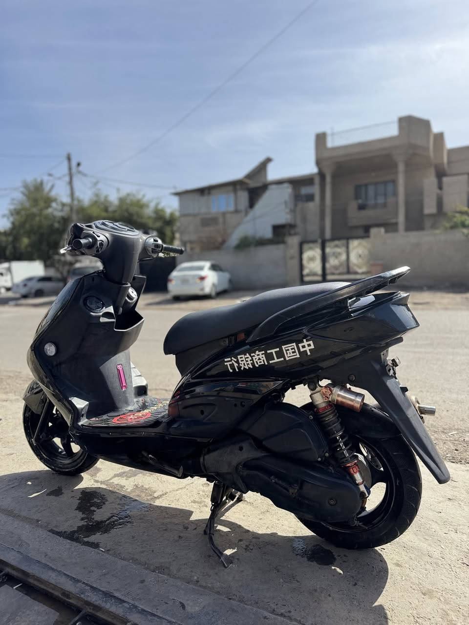 السلام عليكم للبيع سكنس فحل كفاله دراجه رمبه صار اقل شهرين من نازله من رمبه وكاله مكينه مكفوله بيها تزويد اصلي اجه وياها كلجات رياضيه wf وكدامك تزويدها دراجه اللي بالك شلعه ومعدل كارثه السعر 900 مكاني بغداد الدورة شارع 60 رقمي ***********وبالعافية عل ياخذها ❤️🪬
