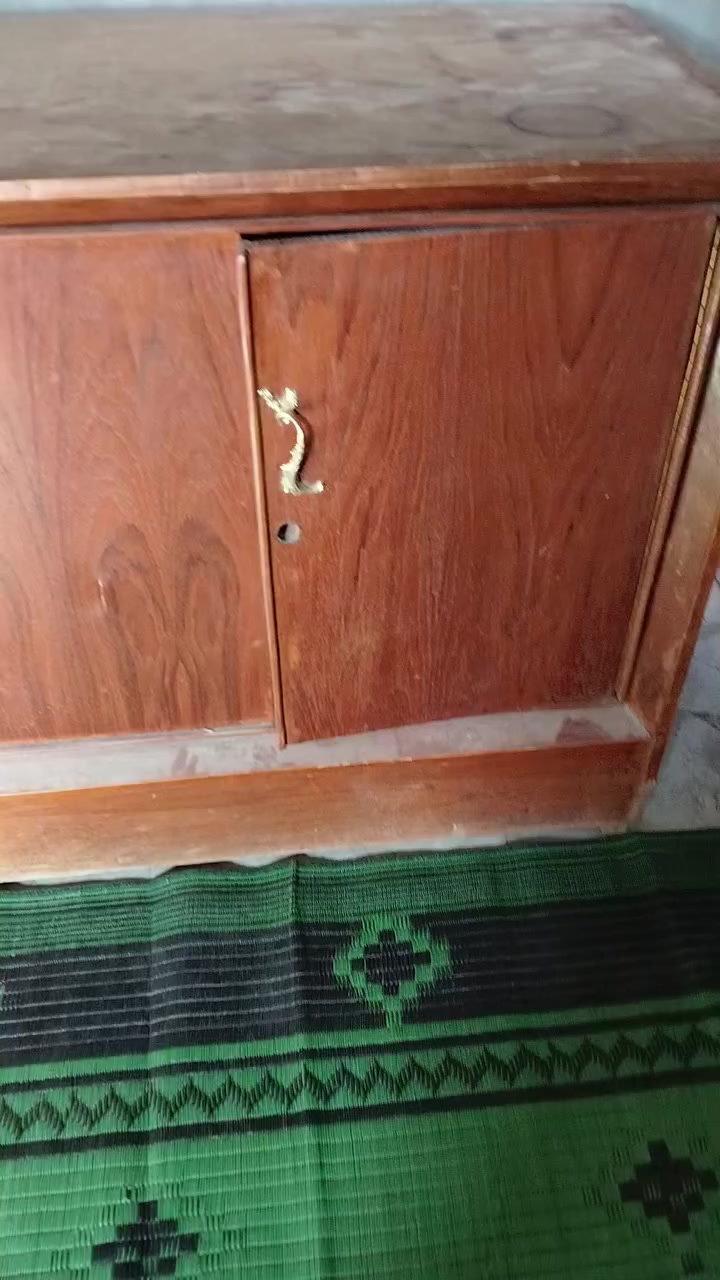 كناتير 4 بوب للبيع اذا اكو بابين هم ترهم مراوس 
بوفيه فراش مترين ونص
***********
