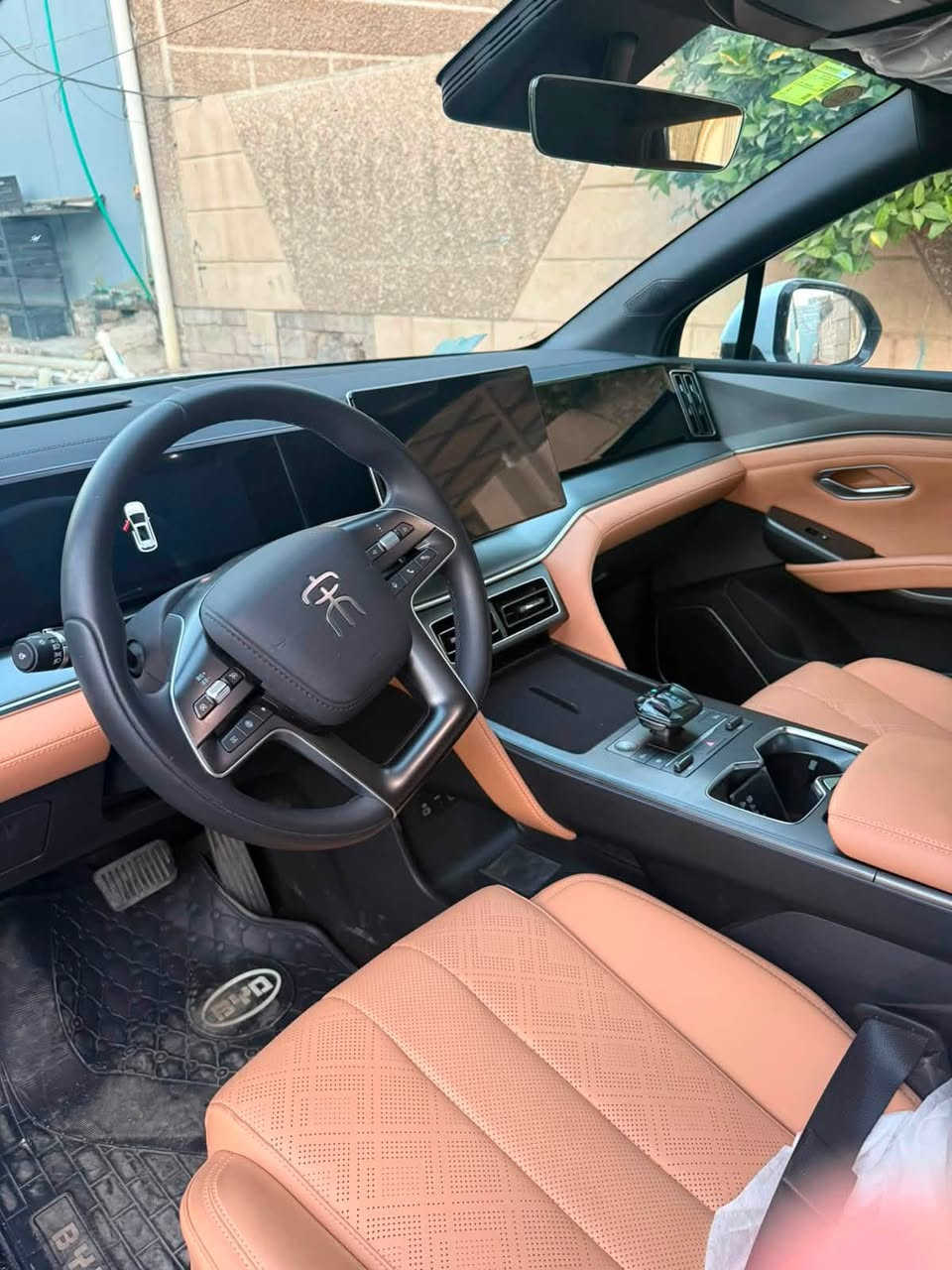 السلام عليكم
للبيع BYD سونك ايل
2025
رقم بغداد الدولي 
السياره فول مواصفات
فتحه 
كشنات جلد وكهرباء
5كامرات جانبيه اماميه خلفيه
السياره كفاله عامه
ماشيه الف فقط زيرو سياره
السعر31مليون وبيها مجال بسيط
مكاني بغداد حي الجهاد
***********
