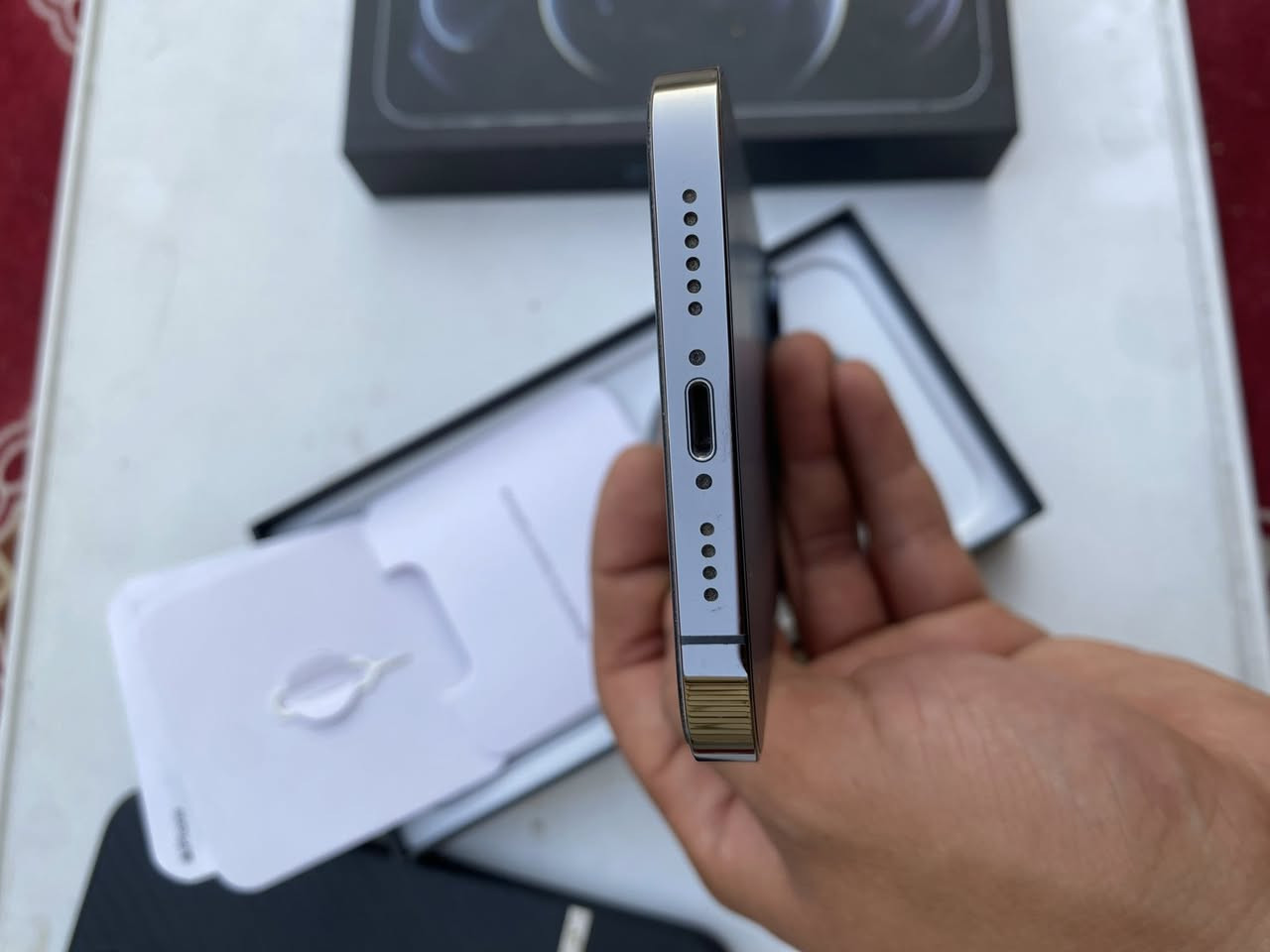 سلام عليكم 12 Pro max للبيع او مراوس ب 11 عادي
ذاكره 512 

بطاريه 89

نظافة 100

جهاز نظيف كلش زلغ ما بيه وتر بروف ما مفتوح ولا مبدل بيه اي قطعة 
كارتونته وياه 
لزكه مات اصليه 
حمايه عدسات زجاج اصلي 
سعره 575 وبيه مجال حك جيتك 
توصيل ما عندي 
مكاني بغداد الشرطه الخامسه 
تواصل فقط عن طريق الواتس اب خاص ما ارد 
***********
