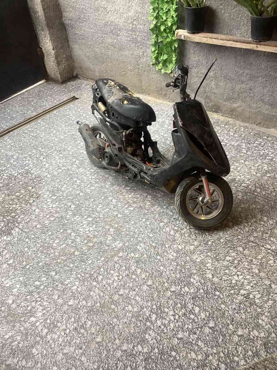 سلام عليكم ماكس عدله للبيع لدراجه طافيه ماعرف شنو السبب تجي تحمل وتروح لا تكلي شبيها الدراجه بلادي مكينه مال رمبه لكهربايات كلهن شغالات عوزه ترتيب السعر 225 قفل ربع مينزل بيها صالنصه صجمي عواني بغداد حي البتول *********** متواجد واتساب وفيس
