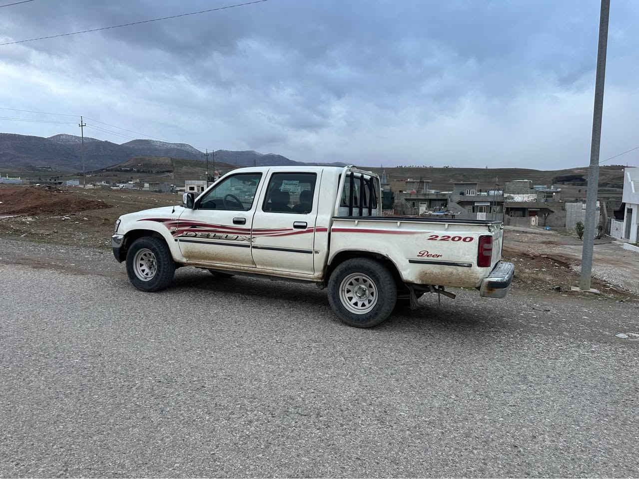 شوين سليماني 
***********
بيكاب دير
گيرو مه كينه ئه كسل به شه رتي ١٠ فيته ر ته قه و ره قه گه رمي ته بريد به شه رت جوار تايه لو كي له ژيردايه كاره باي كامل مه زبوته بوياخي نيه سه نه وي به سه ر جوه به شه رتي ته حويل خرامه براوه سه ياركي زور بي مسروفو توندو توله ٤٩ كه لا مه عا مه ليكي برايانه السليمانية, العراق
