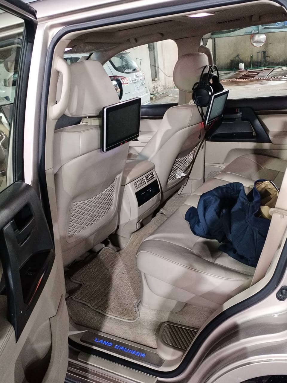 سلام عليكم جكساره موديل 19 فول مواصفات 8سلندر مواصفات الكزز مكفوله كفاله عامه ماشيه 90 الف رقم بغداد مميز 4 أرقام  رقم صاحب السياره في البصره ***********
