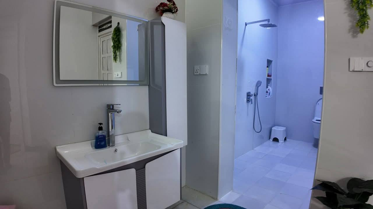 🏡 بيت للبيع – موقع مميز في حي أور الثانية
📍 الموقع: حي أور الثانية
خلف مؤسسة الشهداء – مقابل ملعب الناصرية الخماسي

🔹 الواجهة: 7.5 متر
🔹 الشارع: 15 متر
🔹 سنة البناء: 2015
المساحة 150 متر
✨ تفاصيل البيت:
الطابق الأرضي: غرفة، مطبخ، صالة، صحيات، استقبال
الطابق العلوي: ثلاث غرف، صالة، صحيات
السعر 270 مليون 

📞 للتواصل:
***********

📲 كروب واتساب:
https://chat.whatsapp.com/FieRatum5tY5jLniSiyYqb
