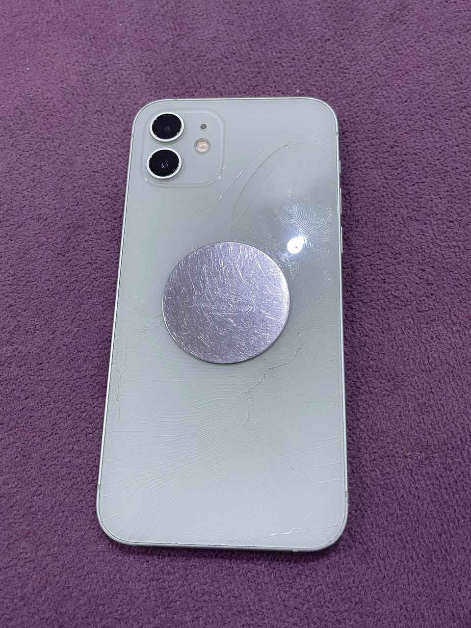 ايفون 12 مامفتوح لا شاشه ولا بطاريه بعده بلادي  بس  ظهر مفطور  128 بطاريه 76 بعده جهاز كلش نظيف شراي  يتصل *********** سعر 320بي مجال  لحد يقارن بمفتوح
