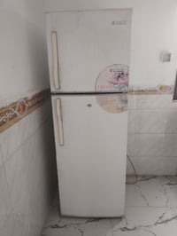 ثلاجة • شغالة • بيه مجال