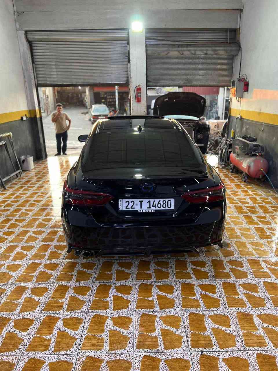 الرقمين بيهن واتساب 
***********–***********
للبيع تويوتا كامري موديل 2023 هايبريد 
 فول مواصفات  بصمه و سلايت فول 
سعر البيع 190 ورقه و بيهه مجال 
بيهه جاملغ امامي و جاملغ خلفي و نص صندوق صبغ بدون دواخل  مكان السياره دهوك عقره أربيل, العراق
