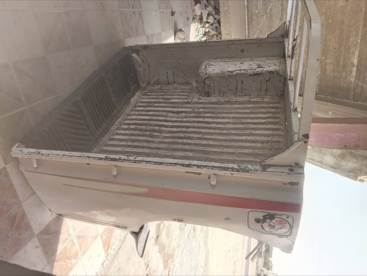 السلام عليكم بدي بيكم نيسان شبوط نضيف لا بي ضربه ولا صبغ ولامعجون جديد البيع العنوان البصرة الزبير استفسار ***********/***********
