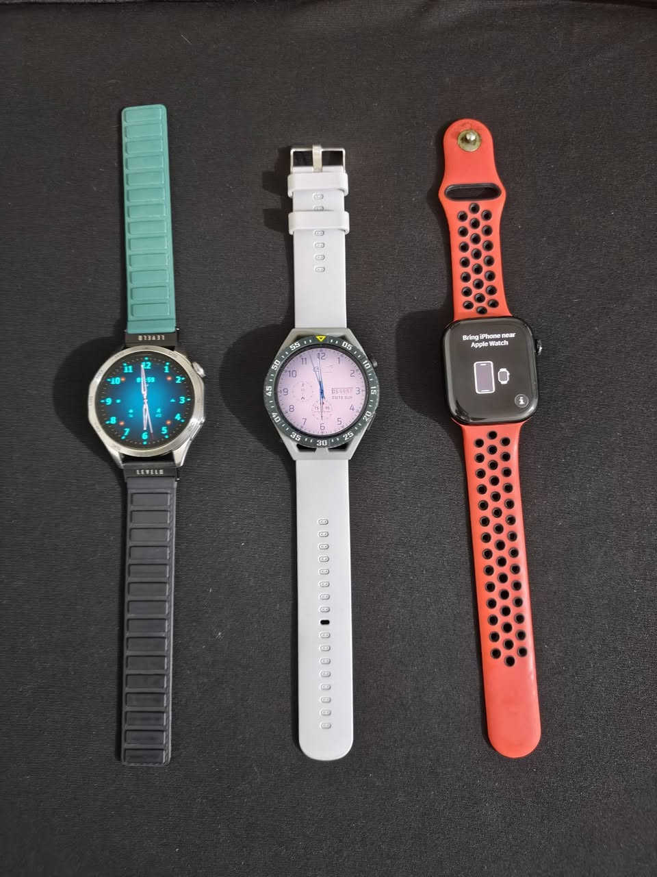 ساعة ابل 11 نضافة و بطارية 100٪   السعر 425

ساعة هواوي جي تي 4 السعر 120

 ساعة هواوي جي تي 3 سي   السعر 100

الساعات بدون ملحقات + توصيل ماكو 

العنوان بغداد الإتصال او واتساب 
***********
