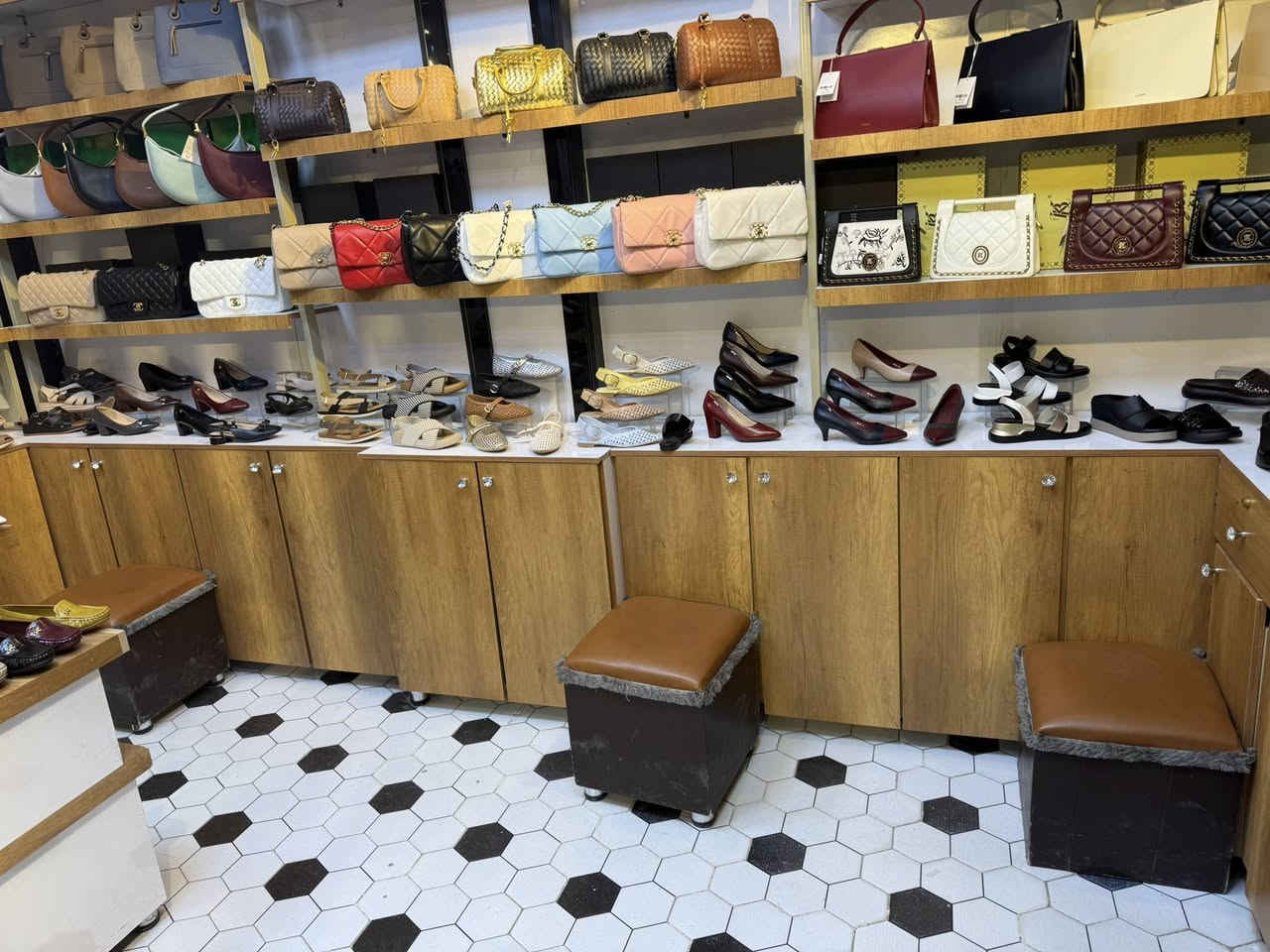 سلام عليكم فاترينات للبيع ناصرية حبوبي


**إذا كنت صاحب هذا الإعلان وتريد حذفه لأي سبب، رجاءا أرسل رسالة إلى الدعم الفني**