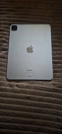 ايباد ١١ برو • M2 • ٢٥٦