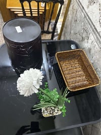 طاولة ٦٠×٦٠ قابلة للطي • ٣ كراسي • كربلاء مقابل الكفيل