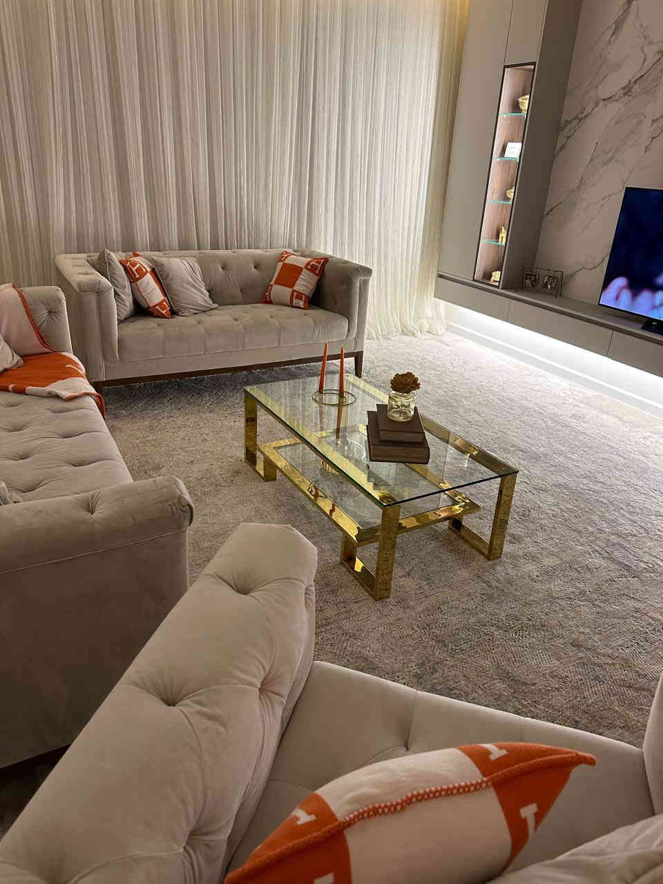 تاقمی ٦ نەفەری لە دوبەی تەڵەب کراوە لە home center 
 ١٦ وەرەقەی پێدراوە
مێزی ناوڕاستەکە ٥ وەرەقەی پێدراوە لە هۆلاند هۆم کڕاوە

بۆ فرۆشتنەوە

نرخی ١،٥٠٠،٠٠٠ هەزار  هەردوکی

سلێمانی
Whatsup
***********
