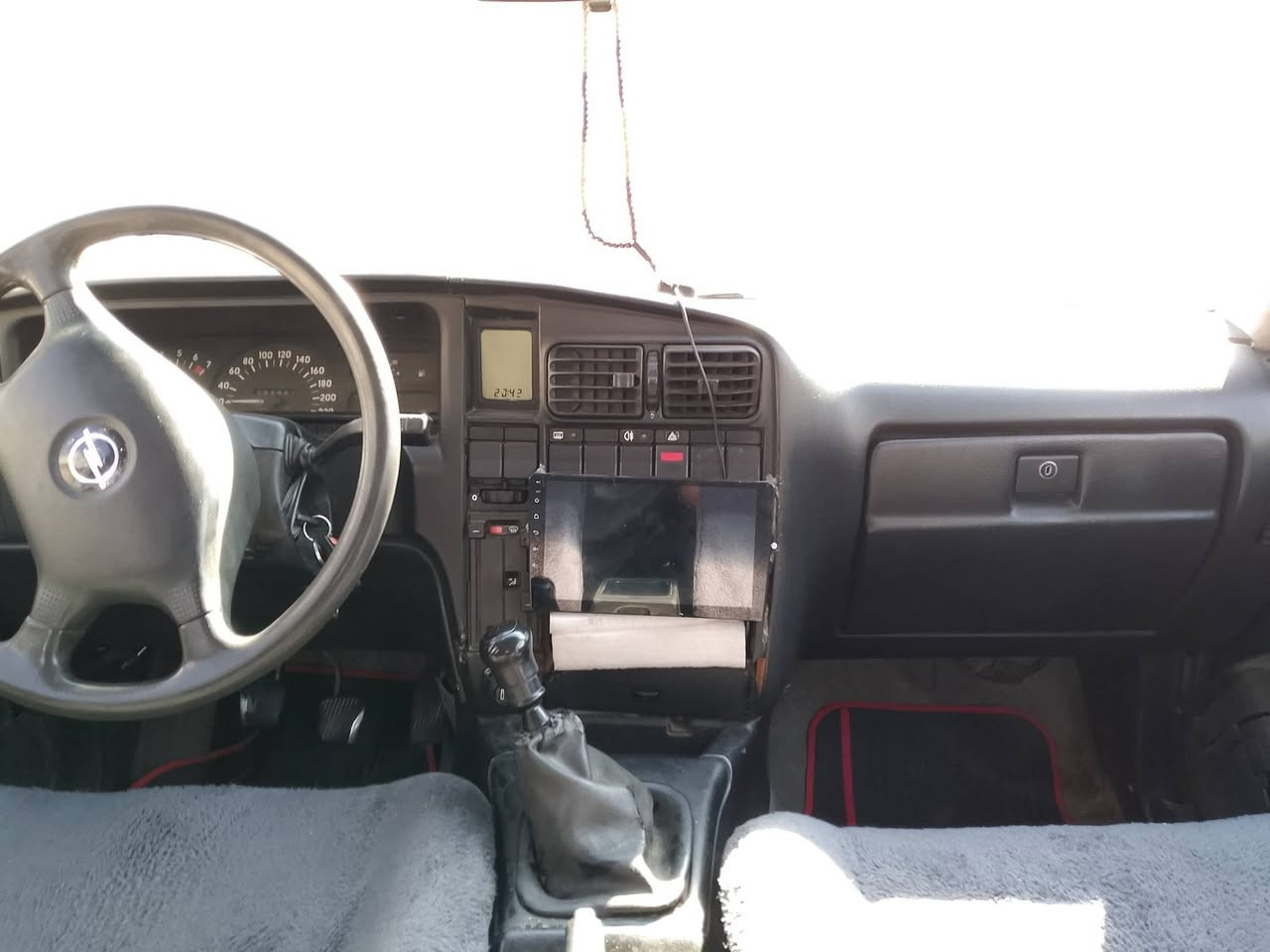 اوبل اوميكا 20 رقم اربيل موديل 1992 كير ومحرد شرط 4 تايرات جديدة شرط التحويل بدون ضربه سياره جاهزة بدون نقص سعر 35 رقمي 
***********
