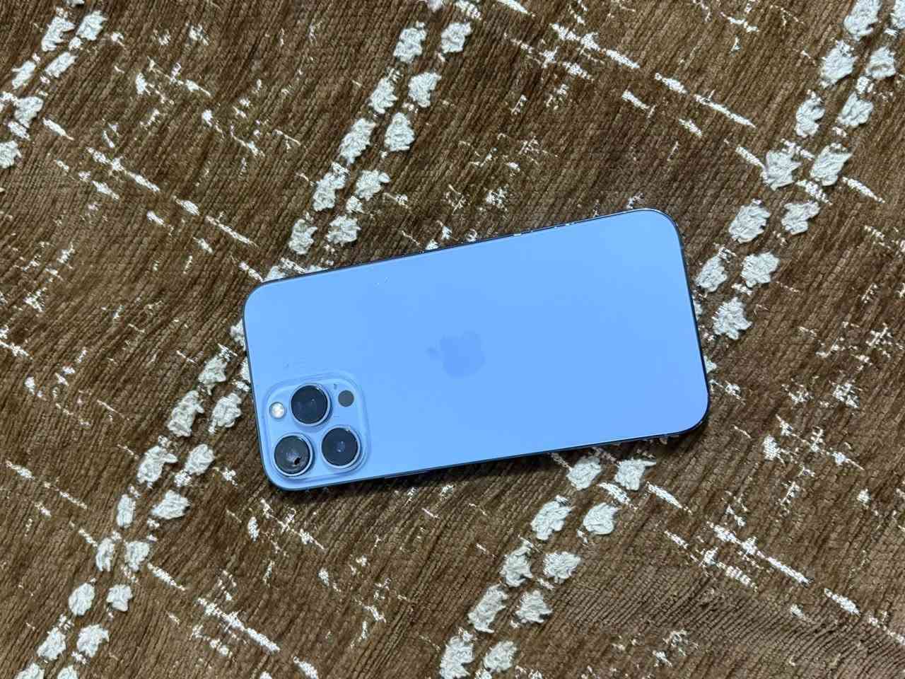 السلام عليكم ايڤون 13برو ماكس شركه ماستر المبايل اللون المميز البطاريه 79   الموبايل لا مفتوح بي ضهر ولا شاشه مكفوله من كلشي  السعرر(500) ***********  بي كسر بل الكامره و ما مائثر السعر مال الكامره 15الف العنوان بغداد البلديات الشراي يتصل
