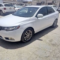 سياره سيراتو للبيع مكفوله ما عدا طخه بصيطه بجاملغ بصف الايتسياره رقمه ...