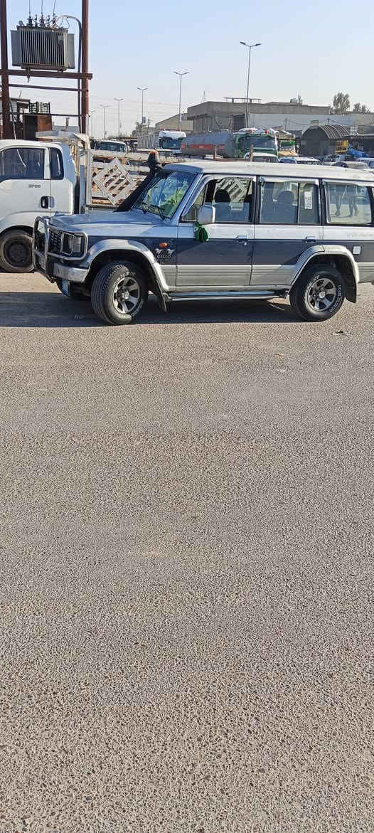 سلام عليكم سياره كالوبر للبيع كير ومكينه ففتي 2500سياره صدر امامي خلفي جديد مكينه وكير صار شهر من شاده حاويه رقم بغداد انكليزي مديل 96بسمي المايعجبه المنشور يعبر وكلشي موجود بسوك مكاني بغداد مدينه الصدر سعر 70وبيه مجال ***********
