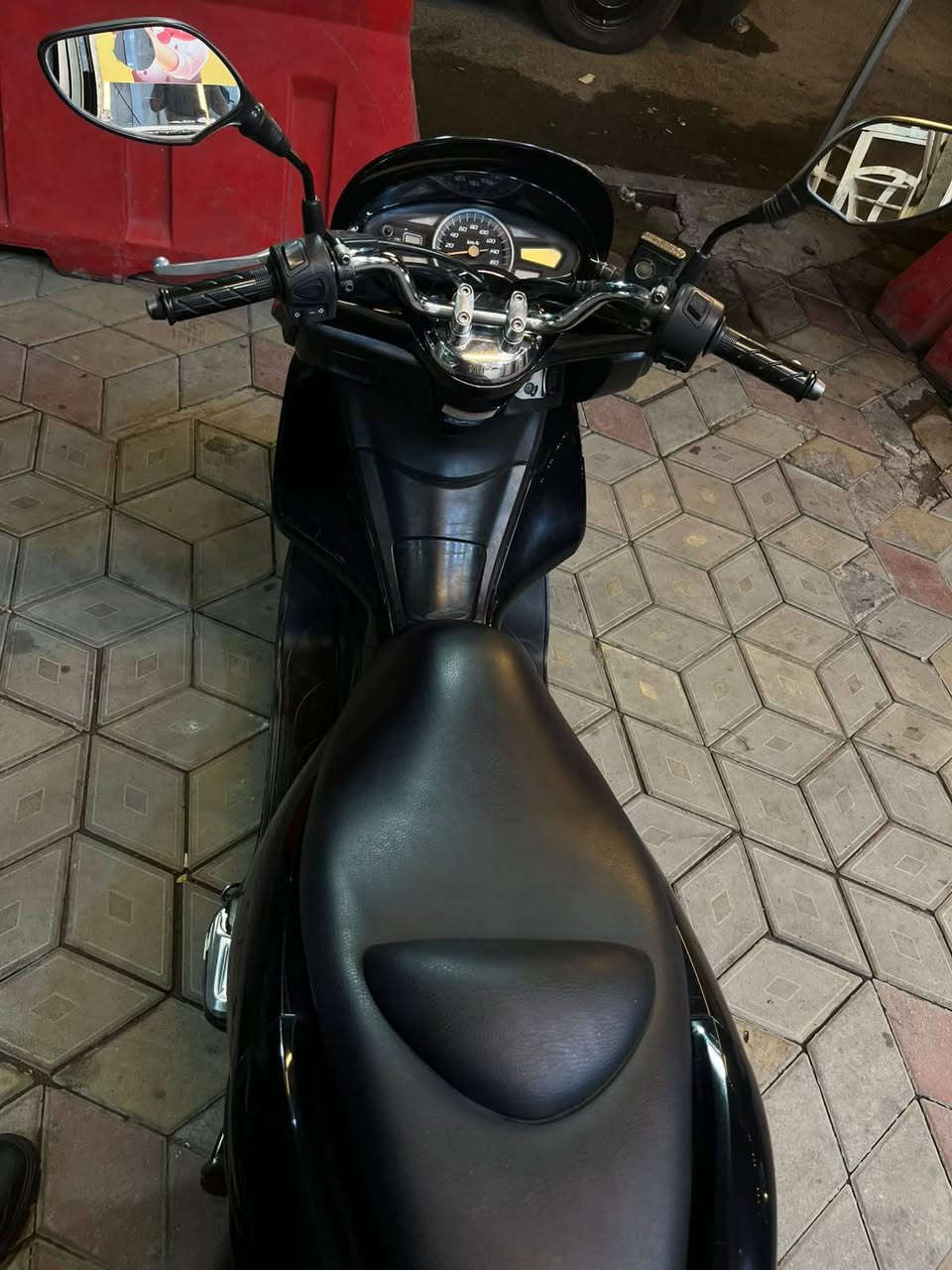 PCX جيل اول ياباني 
للبيع بسعر ١٣ ورقه وبيها مجال شرط برقي ممفتوح بيها ما عده مره وحده بدأت قايش غيرها كله بلادي افحص وذا عجبتك اخذها ب العافيه 

مكاني بغداد المشتل للتواصل *********** واتساب فقط
