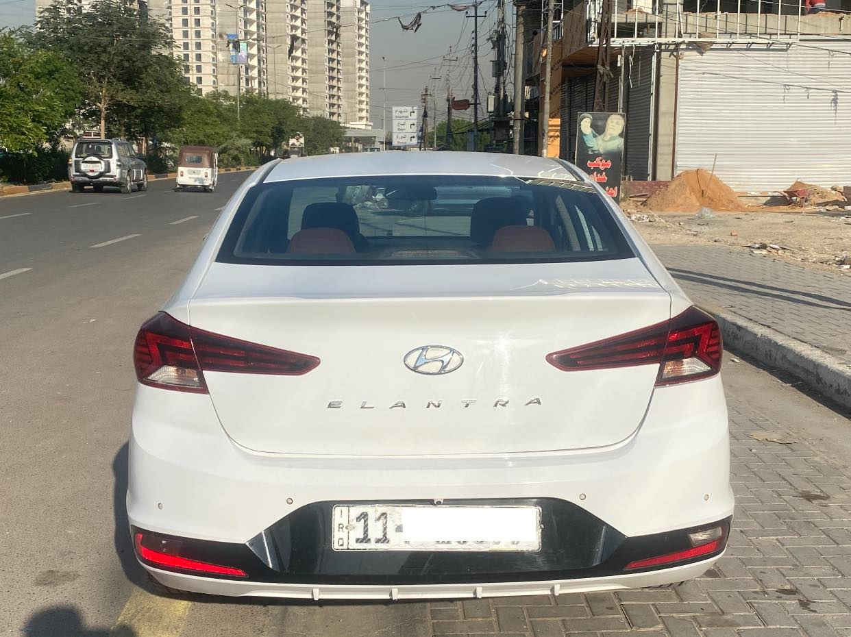 سلام عليكم النترا٢٠١٩خليجي رقم بغداد بسمي 
بيها قطعه صبغ جملغ فقط
ماشيه ١٢٢
فول موصفات 
فتحه بصمه تحكمات 
محرك٢٠٠٠دوش
رايدها ١٥٥
وبيها مجال 
مكاني بغداد
الاستفسار***********
