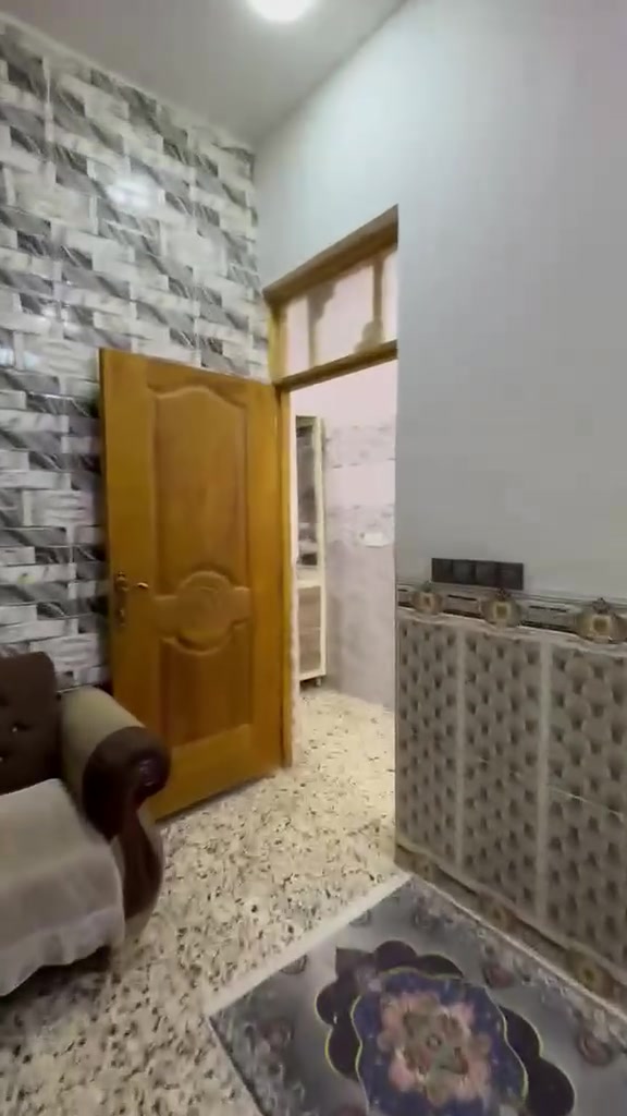دار للبيع مجمع فدك من جهه المعلمين طابقين طابوك يحتوي علا 3 غرف نوم وصاله ومطبخ وخدمات مسجل بل امانه بناء حديث للستفسار مكتب السماح للعقار *********** الحاج ابورضا اللامي
