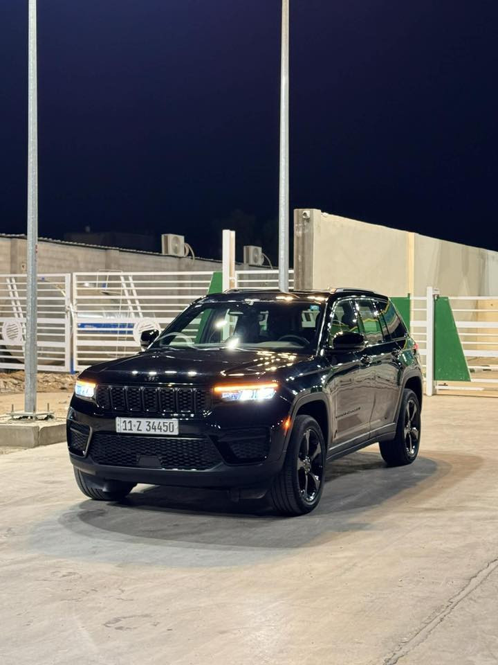 لسلام عليكم
جيب بلاكتوب 5 راكب موديل 2024 أمريكي

الحادث 

 تبديل بنيد ابلادي نفس اللون او الدعاميه هم امبدله نفس اللون او  جاملغ يسره امبدله نفس اللون 
او بيه عله كد شبرين بارد يعني السياره بدون صبغ 

الشواصي والغود سليمات 

________________________________________________

المواصفات 

فتحة سقف

شاحن الاسلكي

ردار امامي 

حساسات خلفية 

نقطة عمياء 

مثبت سرعة 

تحذير خروج عن المسار 

صندوك كهرباء 

تشغيل عن بعد 

بصمة ابواب 

تدفئة ستيرن 

تدفئة كشنات 

شفتات ستيرن 
اشاير بل مري 

وباقي المواصفات المعروفه 

ماشية 12

محرك 6 سلندر 

________________________________________________

السعر 320 او بيه مجال

مرقم بغداد بسمي 

العنوان بغداد الحسينيه مال راشديه 

رقم الاتصال ***********
