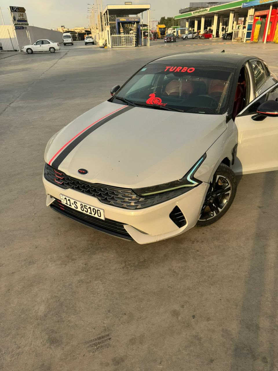 السلام عليكم k5gtlineمراوس بكورلا
فول مواصفات داخل احمر موديل 2021
ماشيه 102كيلوو 
حادثه امريكا بنيد وبل عراق انضربت جاملغ وباب سايق بدون دواخل مكفوله 
رقم :***********
