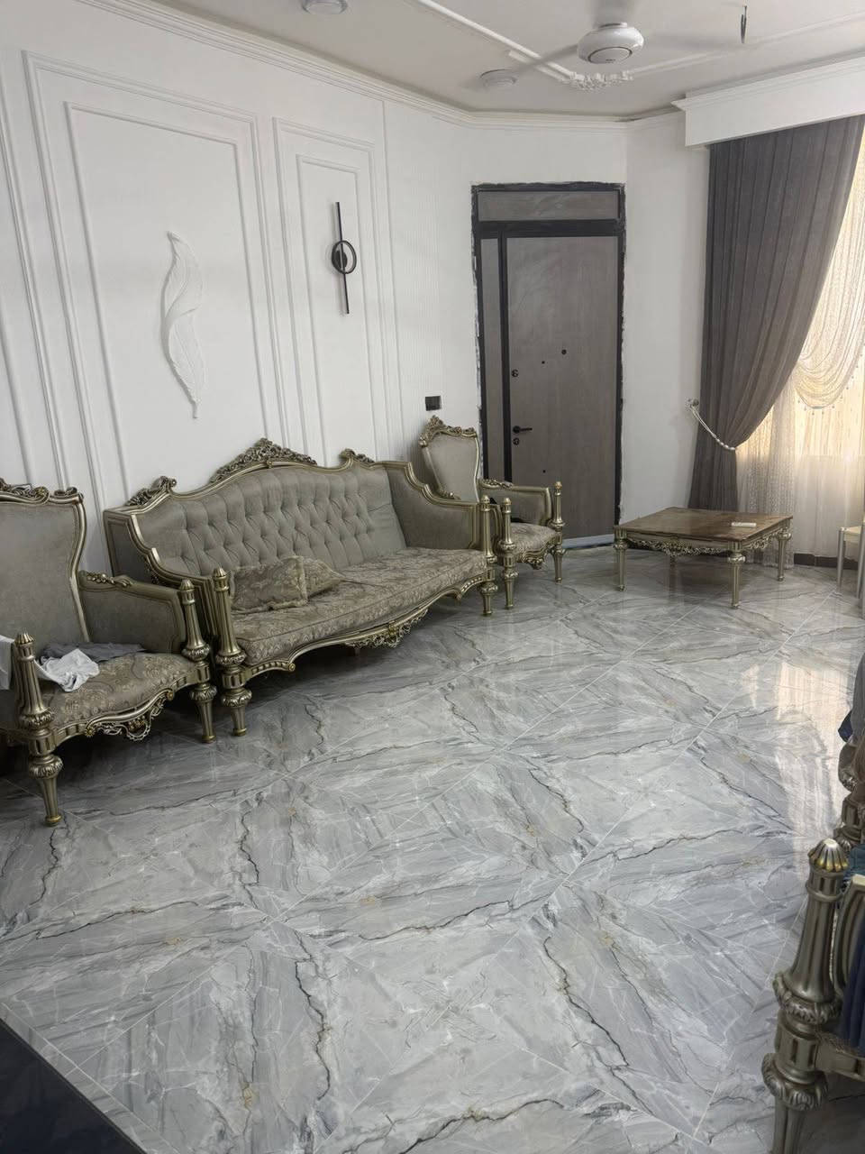 بسم الله الرحمن الرحيم 
يوجد بيت مساحتة ١٦٠م جنس الارض طابو زراعي سند ٢٥خدمات ماء كهرباء تبليط عنوان مدائن سلمان باك منطقه الصحه للاستفسار عن تفاصيل أكثر***********
