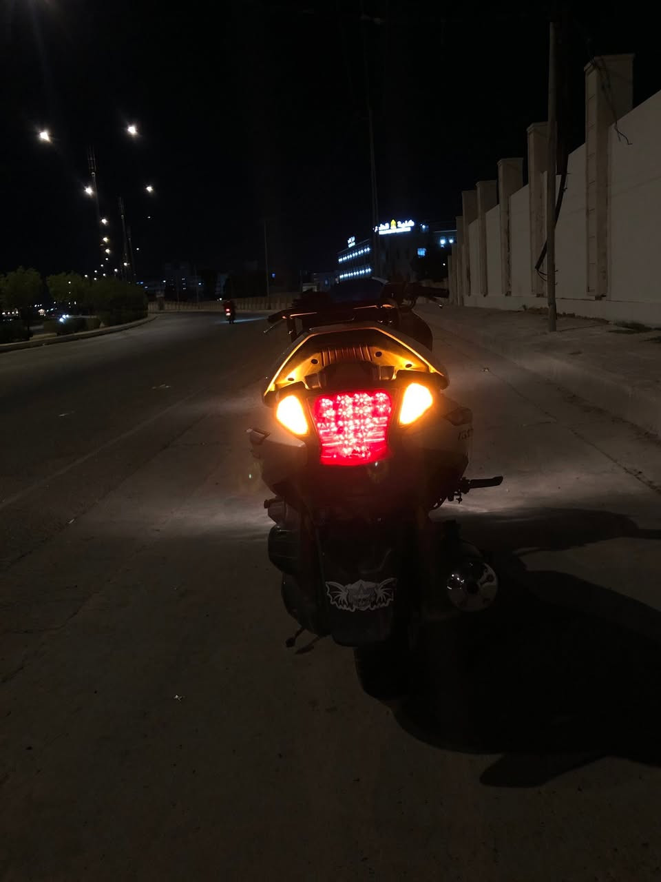 ب 200 الف فقطط

سايم Rv محرك 250cc

دراجة حلوة وكاعده كلش نشطة 
كهربائيات كلهة شغالة كيج حماوة وكيج سرعه اشاير والدبل اشارة انارة عالي وناصي والهورن حرفيا كلشي شغال

عندك فقط التاير الامامي ممسوح يرادلة تبديل ويرادلهة تدوشم للكشن

الدراجة مكفولة من سرقة 

مكاني الرمادي الثيله مقابل مستشفى صدام 

مصطفى الراوي // ***********

شراي اتصل
