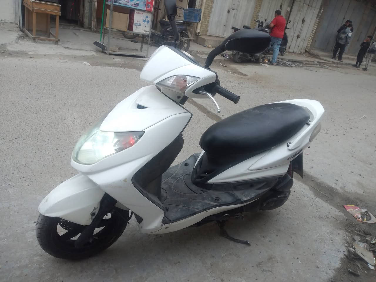 البيع مكان شارع حيفا 
مامفتوحه وين ميعجبك اطلع بيه ***********
