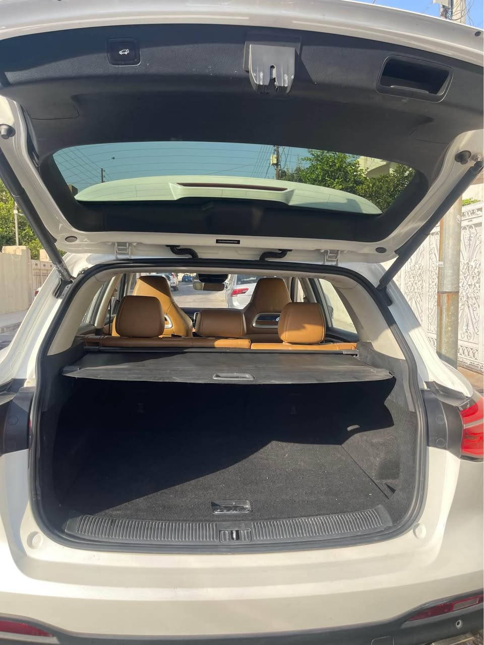 Mg hs trophe 15 turbo 2022 بۆنید بۆیاخە لەگەڵ نیو چەمەلخ گێر مەکەینە تەبرید بەشەرت سەیارەکی زۆر جوانو پاکە تازە تاخم تایەی لۆکم بۆ دانوە چرکەی تیا نیە سەنوەی هەزە ڕەقەم تازەیە هەموو گیانی بەشەری ئیرباگی دەشبولی تەحدید سیسیتەمە ناو قەیسە پانۆرامەیە تەحدید سورعەیە زۆر مواسەفاتی تر سەعری 125 مەجال 
 *********** 
*********** wataspp أربيل, العراق
