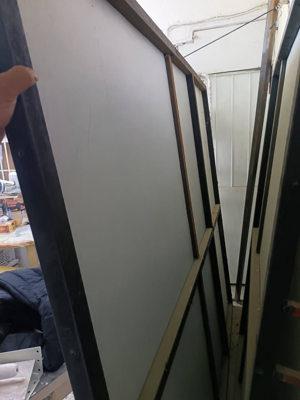 سلام عليكم باب وقاطع جدد مامشدودات البيع بيش يفيدنكم قيم وغذ هاي رقمي اي استفسار ***********
