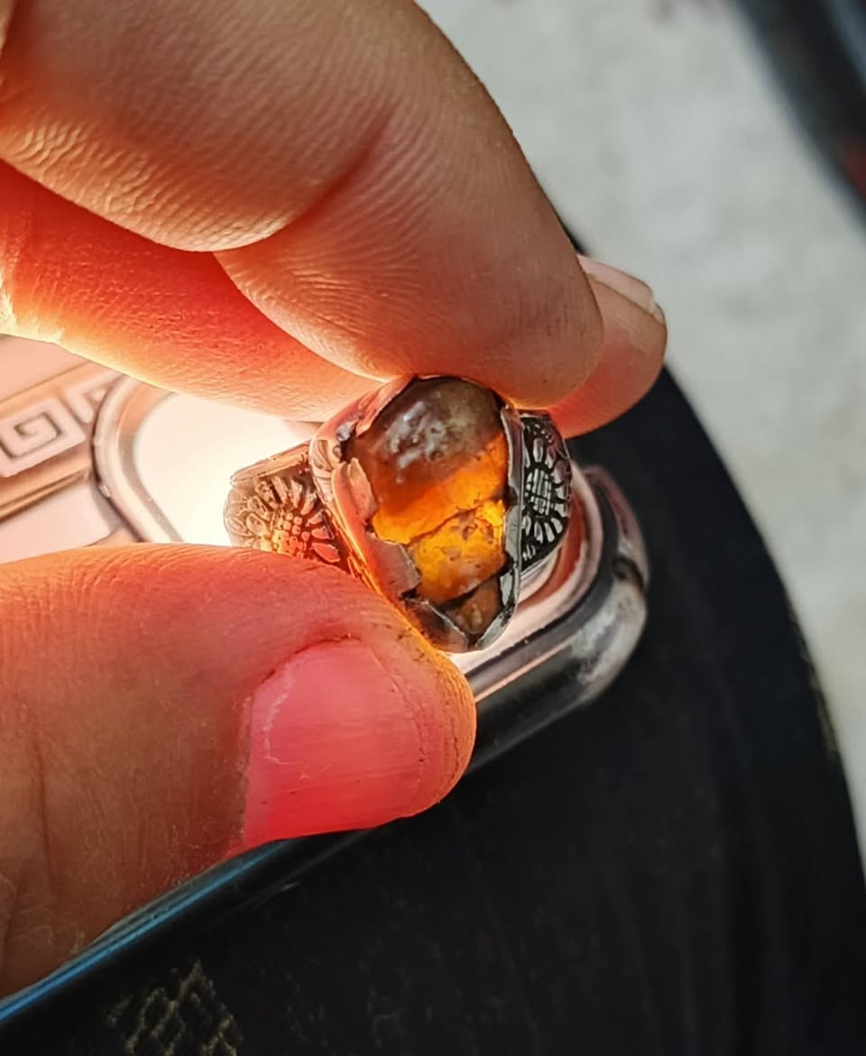 لوي شفاف صياغة يدوية ٦٠ . الف 
بغداد حي النصر 
***********
