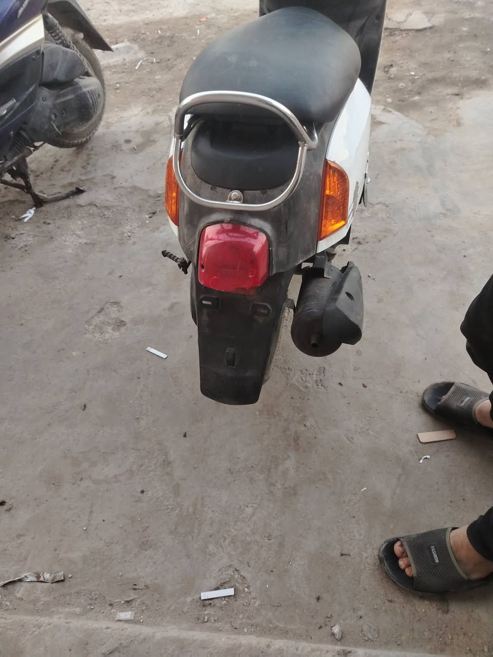 السلام عليكم ورحمة الله وبركاته ماكس بوليس كفاله عامه برغي مفتوح الدراجه كامله شلعه معدل السعر ٦٥٠ وبيه مجال المكان بغداد الجديده يم الملجه ***********
