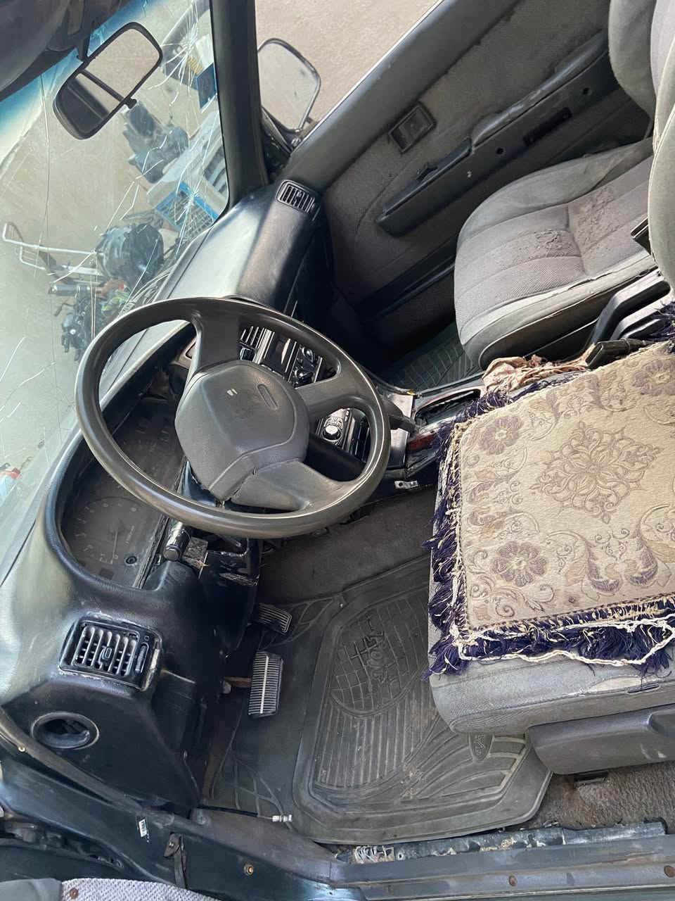 سلام عليكم تيوتة البيع و مراوس سيارة خير من اللة تحويل مباشر السعر 35 و بيهة مجال مكاني بغداد رقمي  ما متواجد على نت ***********
