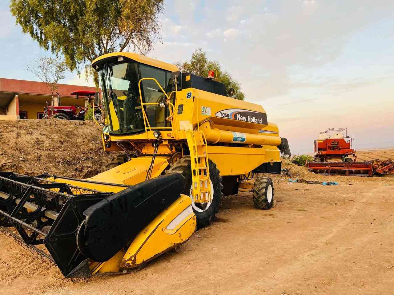 للبيع حاصوده نيو هلندى موديل 2004ده بل درام هايدرو ٥ بلم نضيف ***********
