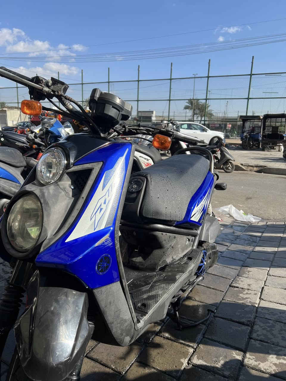 السلام عليكم سكنس جبلي دراجه صارله شهر من نازله من رمبه دراجه بعده جديده الله شاهد نزلته ب1ونص  دراجه نضيفه خير من الله كلجات رياضي مناك وياه ستيرن رياضي دراجه كل نقص مابيها تجي كلب وشوف سعر مليون و400وبيها مجال بسيط مكاني بغداد رقم***********
