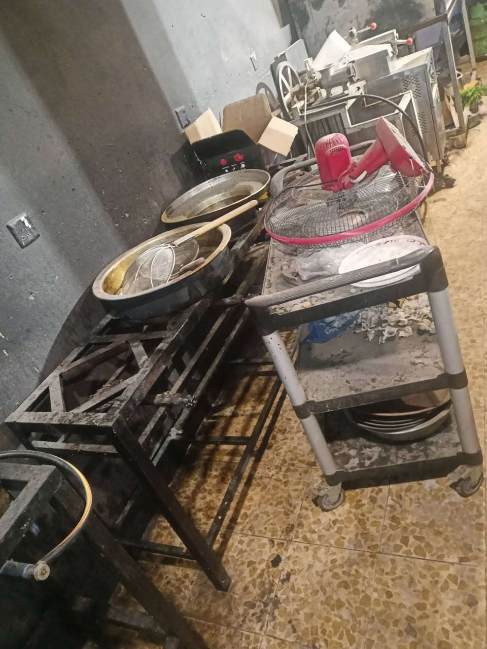 عندي اغراض مطعم للبيع


**إذا كنت صاحب هذا الإعلان وتريد حذفه لأي سبب، رجاءا أرسل رسالة إلى الدعم الفني**