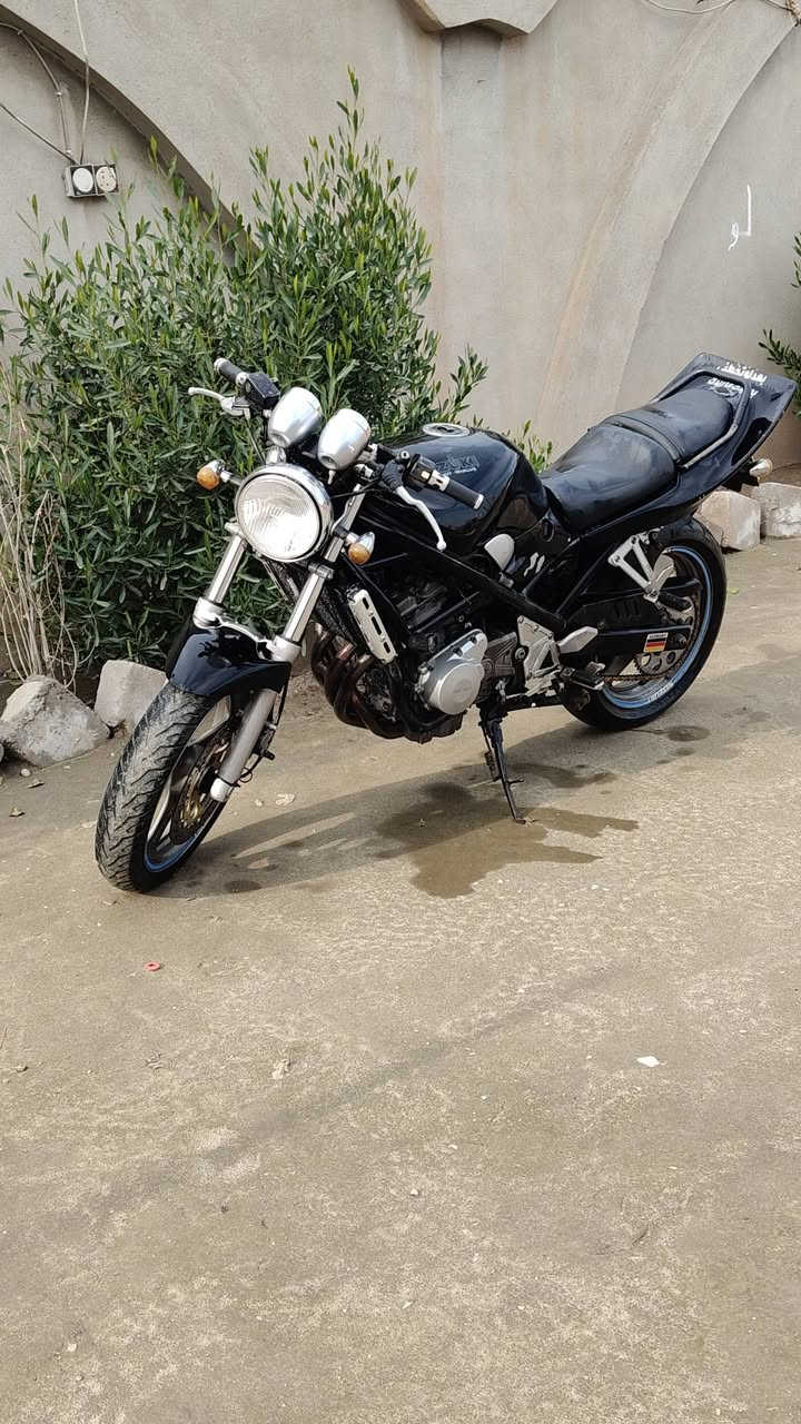 للبيع بانده عادي فول مواصفات كفاله عامه وضع شركه مبرمجه فصله فوللل مكفوله من التايه ل تايه سعر مليون عنوان موصل الجانب الايمن مكلف بل نشر رقم صاحب الدراجه ***********
