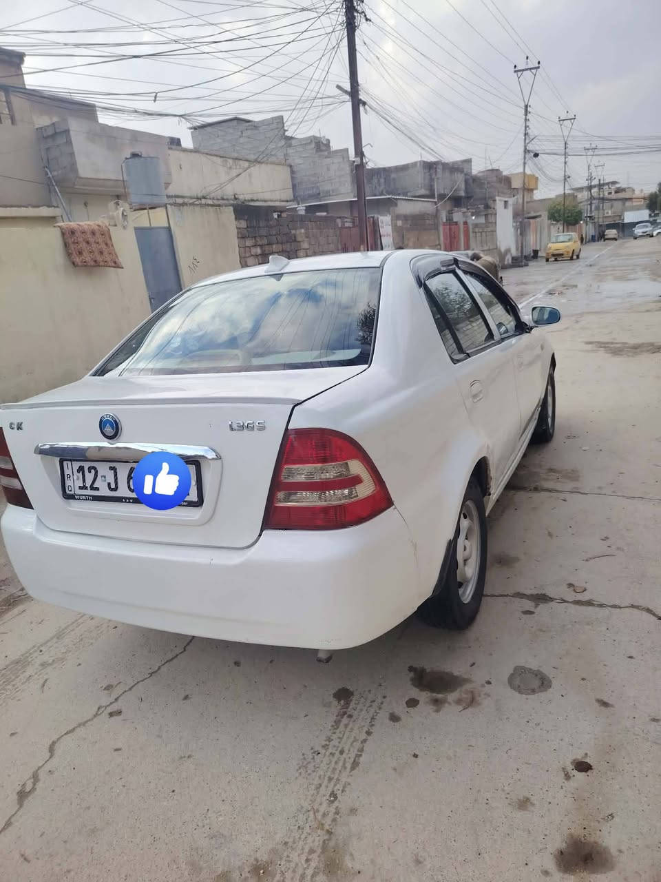 سيكي 2013 رقم نينوى دولي
كابون بانزين بيها شرط الوكاله والتحويل 
بيها تلقيطات انطيك صبغ حزام 
مكينه وكير شرط تبريد شغال 
شاشه كهربائيات كلها شغاله 
سعر (50)
موصل الايمن 
***********
