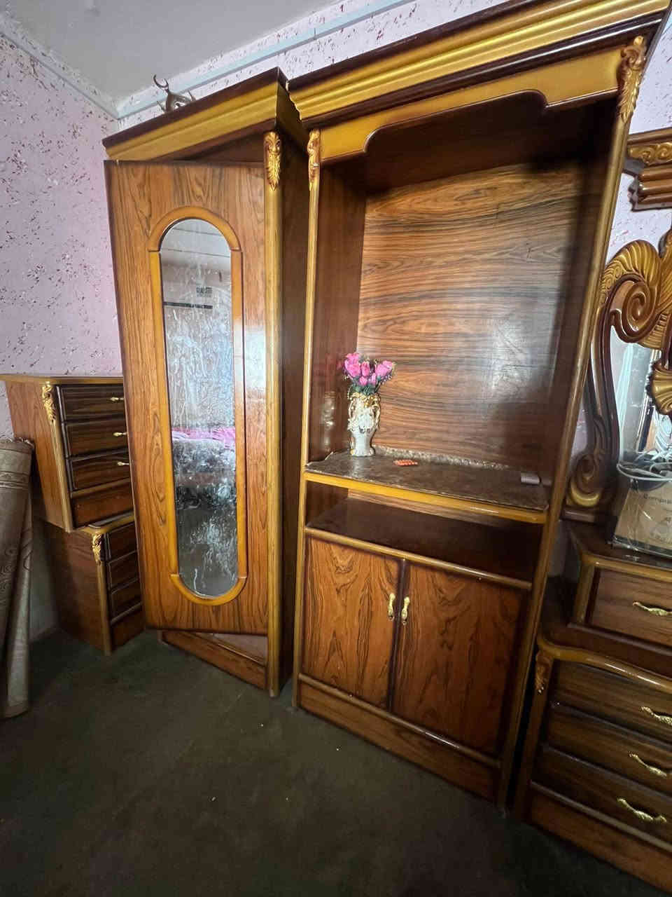 غرفه. مستخدمه للبيع 

الستفسار على رقم واتساب ***********
