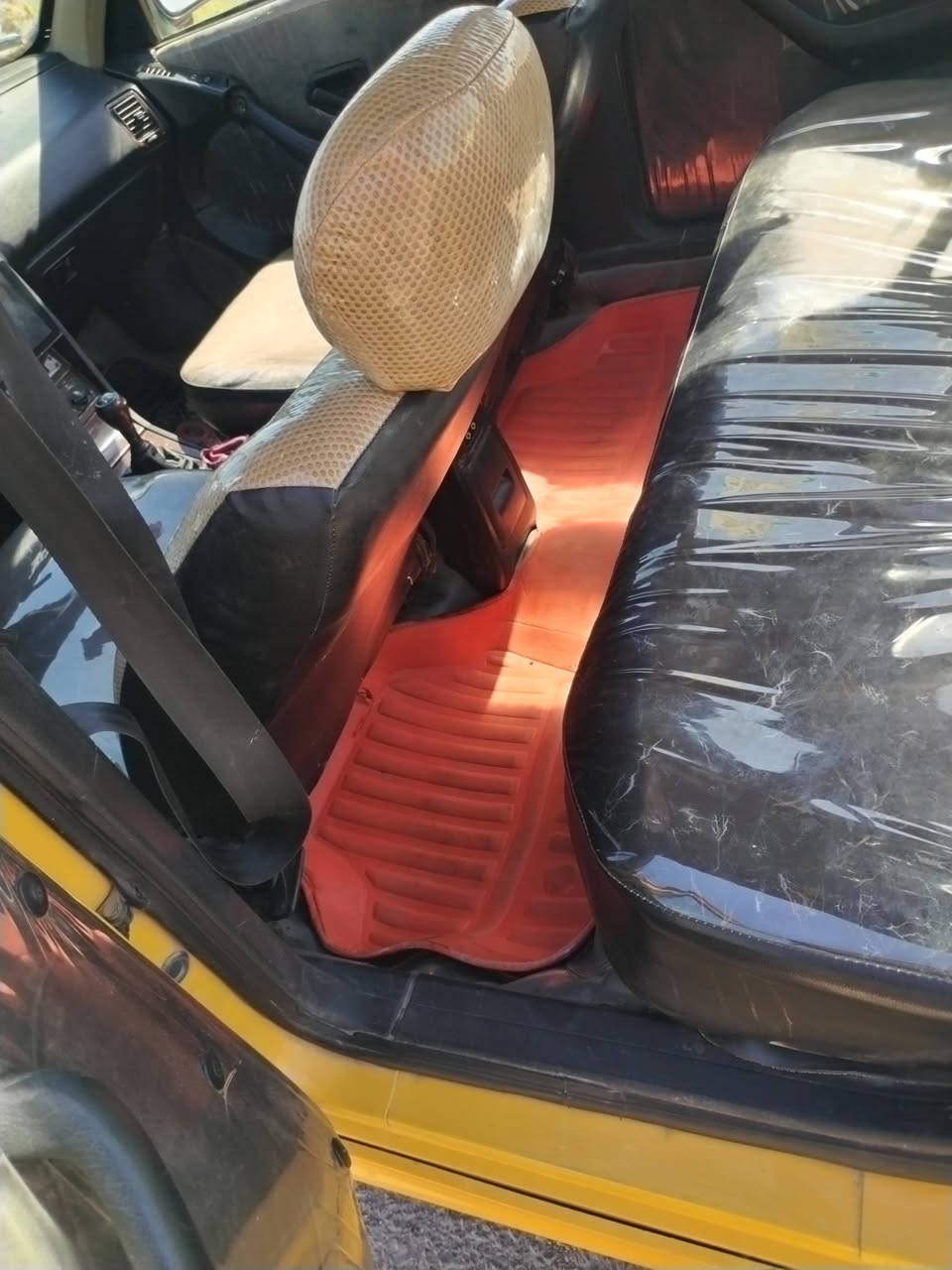 السلام عليكم بيجو بارص موديل ١٥ سياره محرك وكير مكفوله سياره بيه جاملغ مامي صبغ فقط باقي سياره مكفوله بسمي رقم جديد دولي  مكان سياره بغداد الحسينيه مال المعامل السعر ب٤٥ وبيه مجال شراي يتصل ***********
