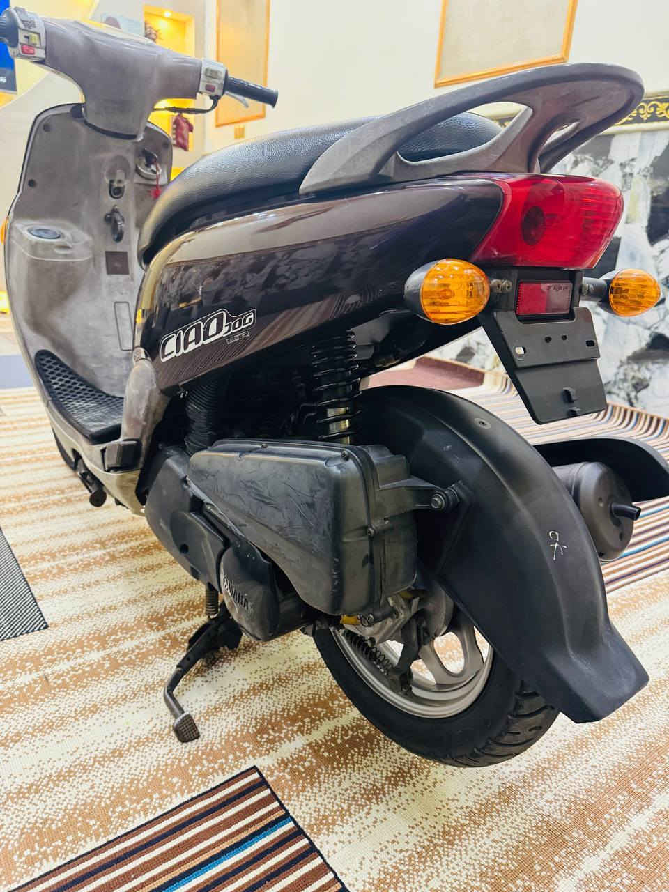 السلام عليكم دراجه فله للبيع دراجه بعدها جديده كهربائيات شغاله نكره سلف ب اي وقت بيها كفرات ختم واحد وي المحرك بيها بس شخوط قليله دراجه ما متعوبه صارلها شهرين طالعه من الرمبه الدراجه بيها سلف تجاري بس وسلفها الأصلي موجود شغال باقي التفاصيل خاص التواصل *********** بس الشراي يطبلي خاص رجائآً 🤎
